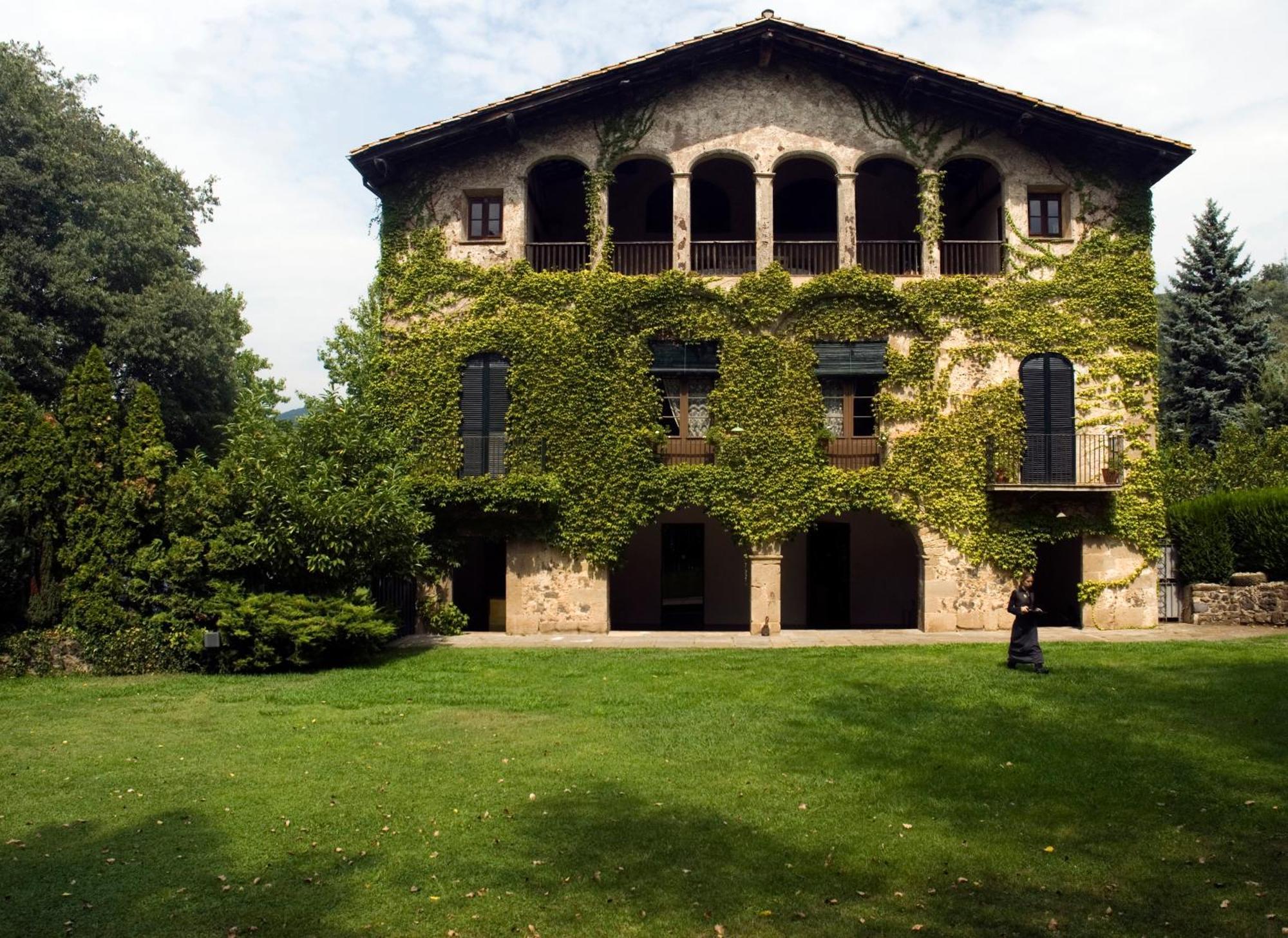 Les Cols Pavellons Guest House Olot Exterior photo